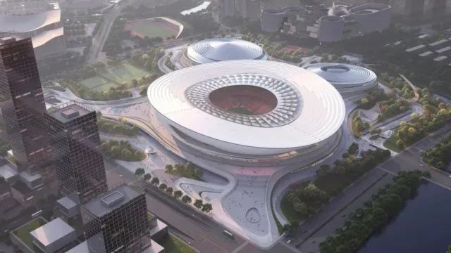 日前，浙江省“千項萬億”重大項目——杭州國際體育中心項目又有了新的進(jìn)展，整個足球場的輪廓已經(jīng)初見雛形，游泳館及體育館建設(shè)已完成總工程量的11%以上。據(jù)悉，該項目關(guān)鍵部位建設(shè)所需的特殊鋼板，均由河鋼集團(tuán)舞鋼公司獨家供應(yīng)。舞鋼鋼板的卓越性能以及舞鋼公司在高端鋼材制造領(lǐng)域的領(lǐng)先地位和技術(shù)實力再次得到彰顯。          舞鋼公司深入貫徹集團(tuán)要求，以客戶需求為導(dǎo)向，與客戶簽訂專用技術(shù)協(xié)議，不斷優(yōu)化營銷方案，多次就項目關(guān)鍵部位用鋼與相關(guān)項目負(fù)責(zé)人進(jìn)行深度交流，為用戶提供“一攬子”解決方案，設(shè)計研發(fā)高端耐候鋼板，滿足項目建設(shè)所需，同時也加快了舞鋼公司由生產(chǎn)型向“制造+服務(wù)”型企業(yè)轉(zhuǎn)變的步伐。為確保該合同順利交付，舞鋼公司產(chǎn)線各單位全線聯(lián)動，強(qiáng)化過程控制，先后攻克多個技術(shù)難題，確保了產(chǎn)品各項指標(biāo)全部滿足客戶要求。          作為杭州城市新中心的地標(biāo)性建筑，國際體育中心項目是杭州城市重要新中心核心區(qū)中軸線上的一顆“耀眼明珠”。該項目總投資逾95億元，總用地面積約26.1萬平方米，規(guī)劃建設(shè)“一場兩館”，包括一個6萬座席的專業(yè)足球場，一個18000座席的綜合體育館、游泳館以及相關(guān)配套設(shè)施。該項目以打造一個能與世界頂尖水平相媲美的杭州新地標(biāo)為目標(biāo)，在設(shè)計上充分融合了余杭的文化元素，使得這座面向世界的體育場館不僅具有極高的專業(yè)水準(zhǔn)，也有著深厚的文化底蘊(yùn)。建成后，這里將會打造成為功能最齊全的體育中心，也是具備全時活力的全民健身中心。